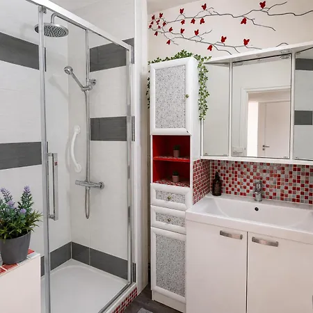 아파트 Large, Bright With Balcony, 4 Bedrooms